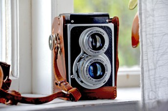retro-ricoh-old-camera